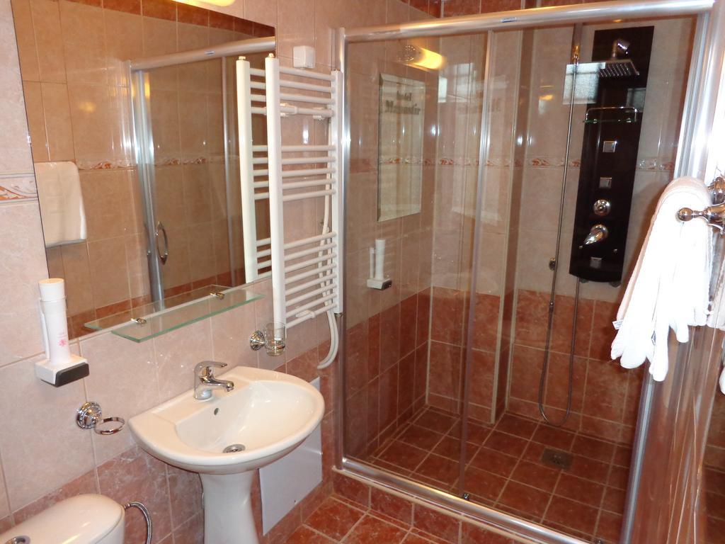 Hotel Manastir Берово Номер фото