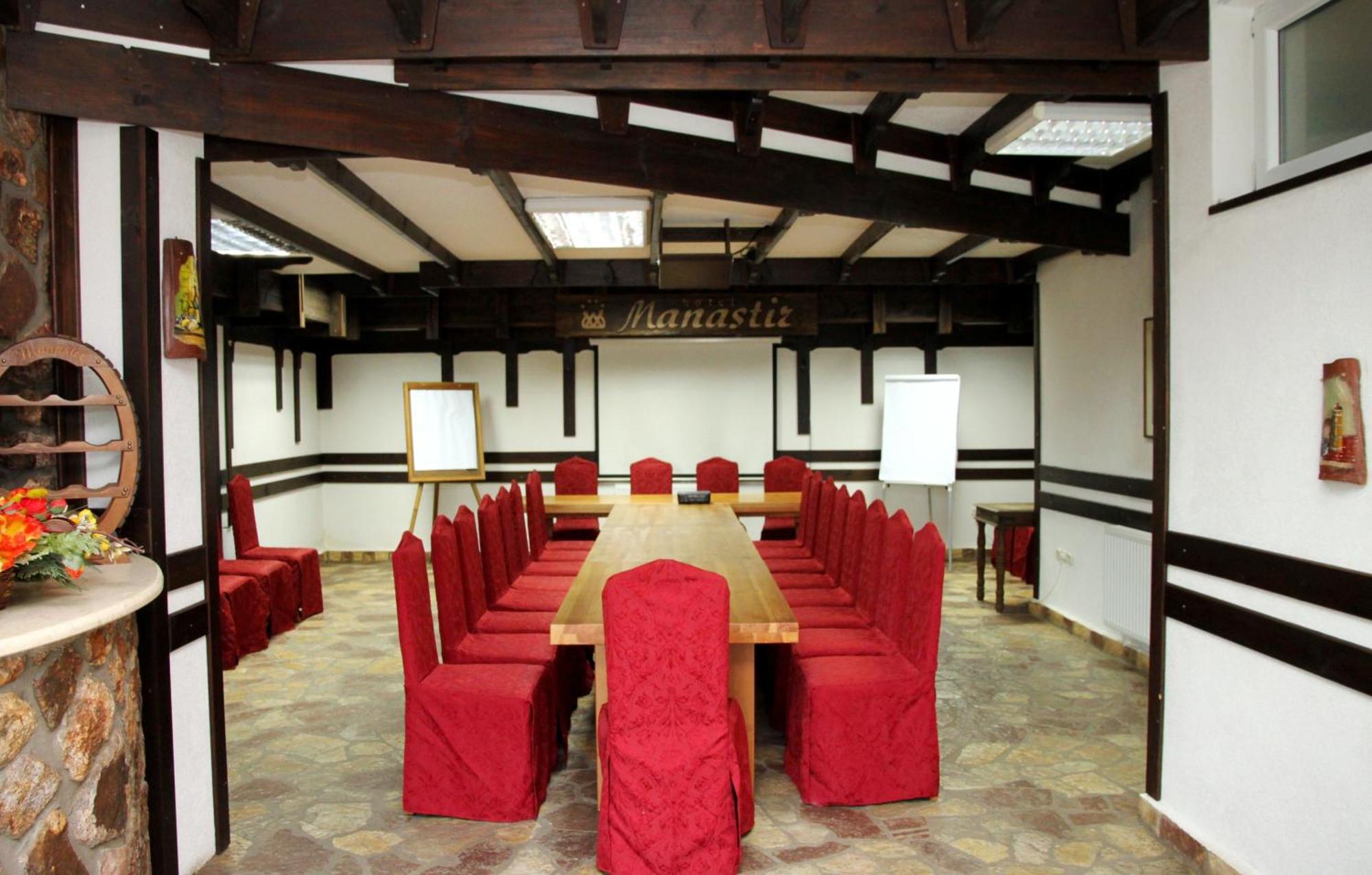Hotel Manastir Берово Экстерьер фото