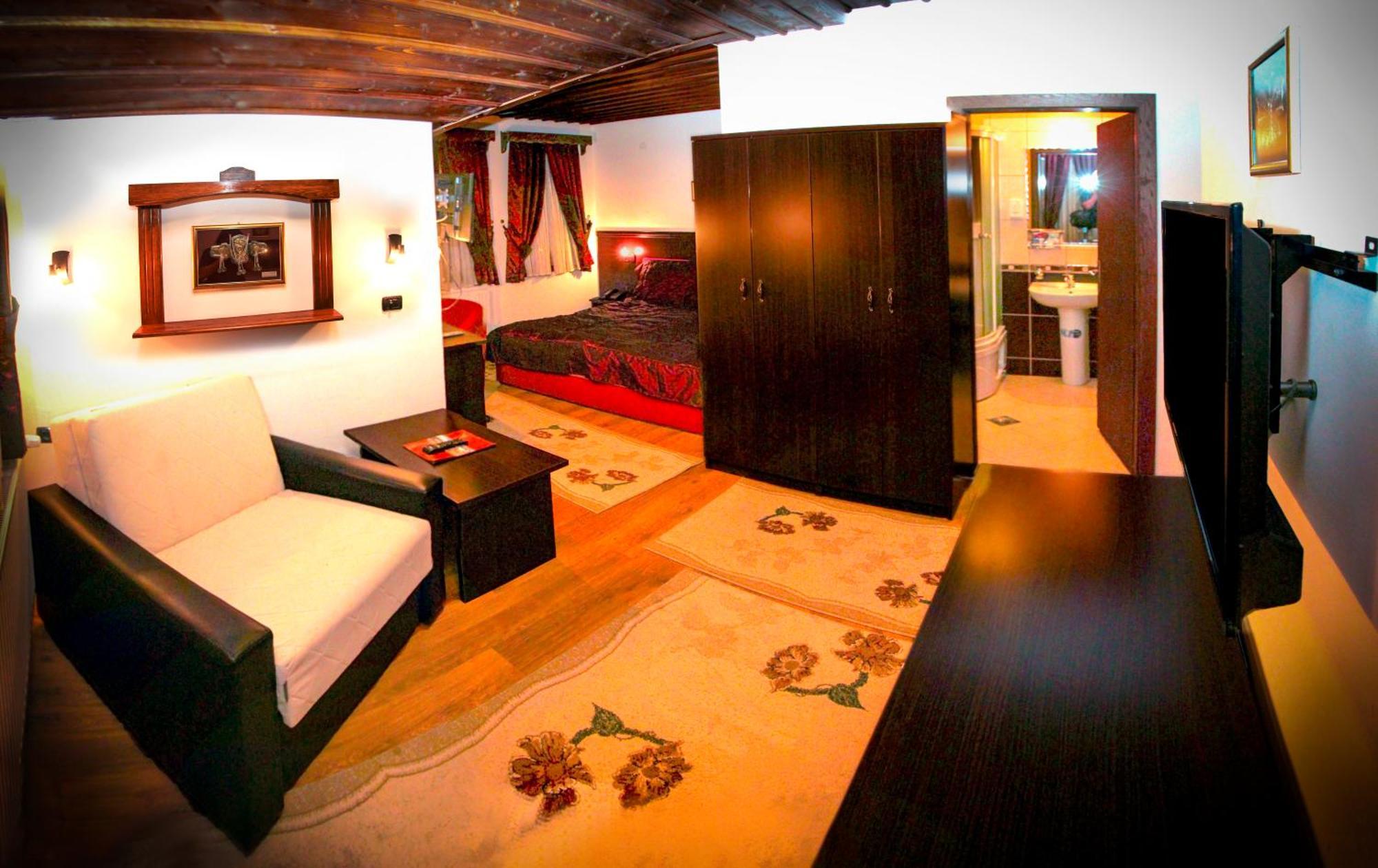 Hotel Manastir Берово Экстерьер фото
