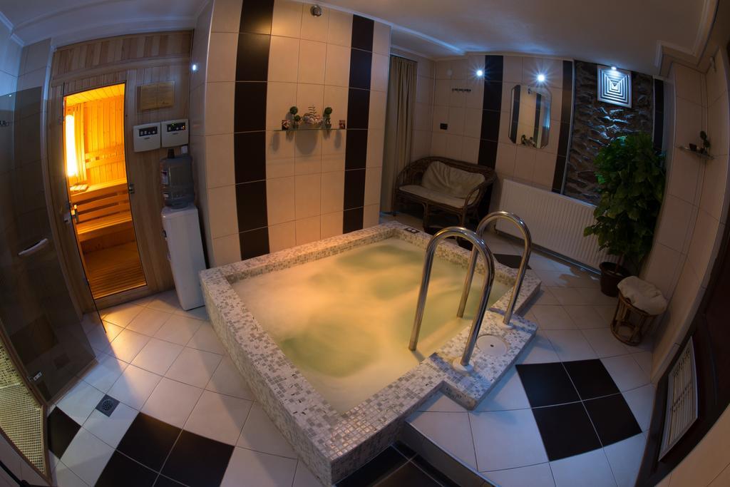 Hotel Manastir Берово Экстерьер фото