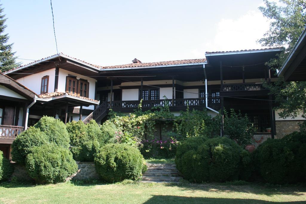 Hotel Manastir Берово Экстерьер фото