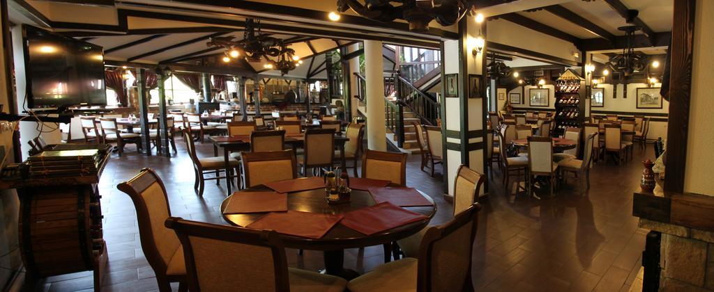 Hotel Manastir Берово Экстерьер фото