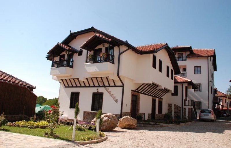 Hotel Manastir Берово Экстерьер фото